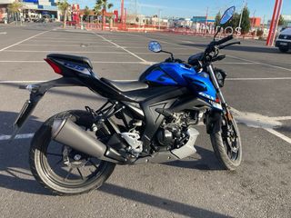 Suzuki GSX 125 Naked Azul/Negra