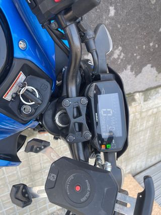 Suzuki GSX 125 Naked Azul/Negra