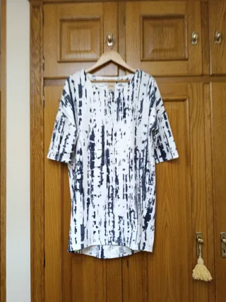 Vestido estampado blanco y azul