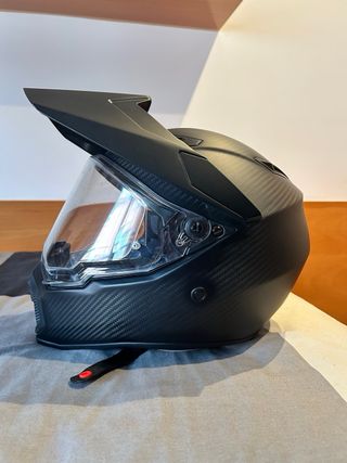 Casco AGV AX9 Carbon