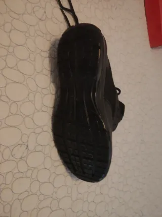 Zapatos de trabajo PANTER color negro. Unisex