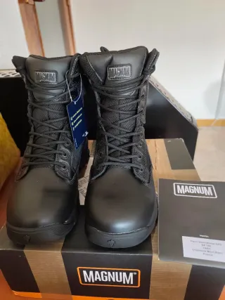 Botas Magnum Talla 38 Negras