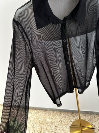 Camiseta negra transparente manga larga