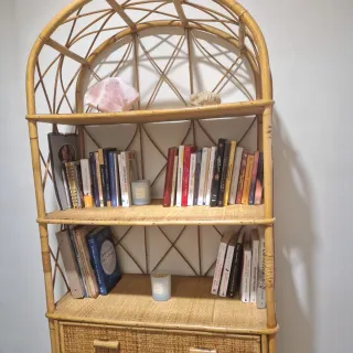 Librería vitrina mimbre y ratán
