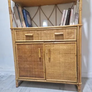 Librería vitrina mimbre y ratán