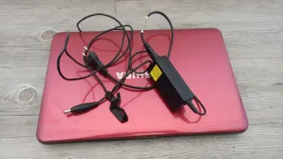 Portátil Toshiba Rosa Windows 10