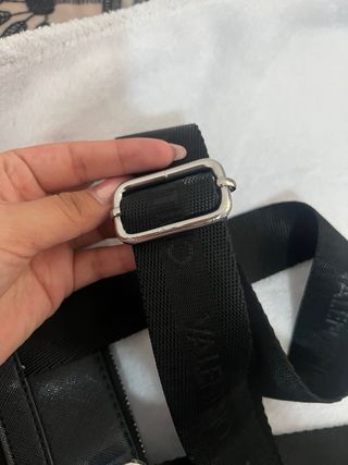 Bandolera Valentino Negra Hombre