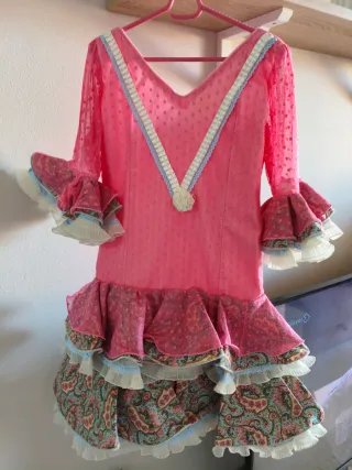 Vestido de flamenca rosa con volantes talla 6