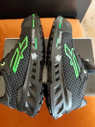 Zapatos U-Power Talla 38 Nuevos en su  Caja