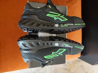 Zapatos U-Power Talla 38 Nuevos en su  Caja