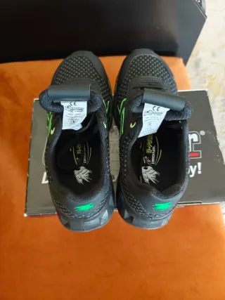 Zapatos U-Power Talla 38 Nuevos en su  Caja