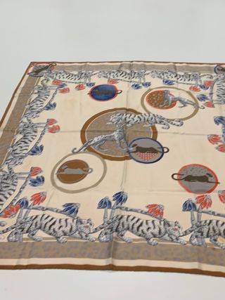 Foulard Cartier Beige y Marrón