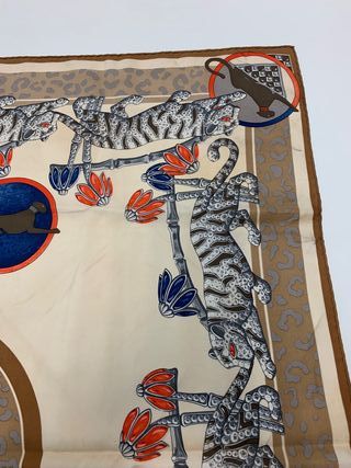 Foulard Cartier Beige y Marrón