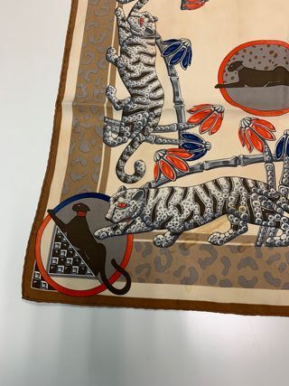 Foulard Cartier Beige y Marrón