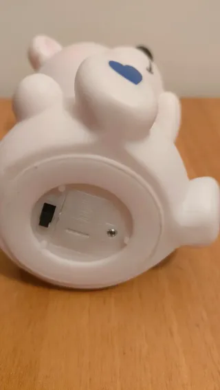 Lampada orsetto bianca con cuore blu