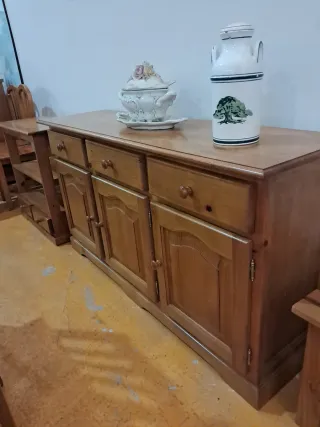 Aparador de madera maciza 3 puertas