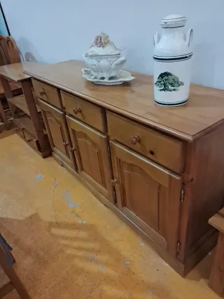 Aparador de madera maciza 3 puertas
