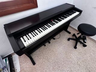 Piano Roland digital Negro HP1600e