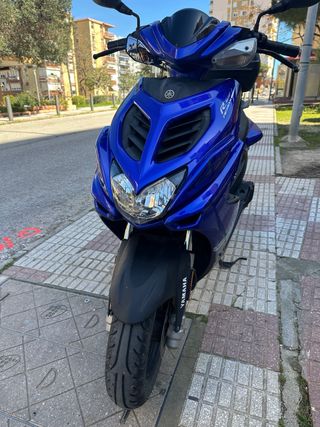 Yamaha Aerox Azul