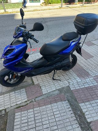Yamaha Aerox Azul