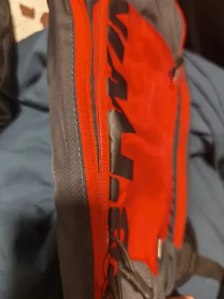 Mochila B-Twin Negra y Roja