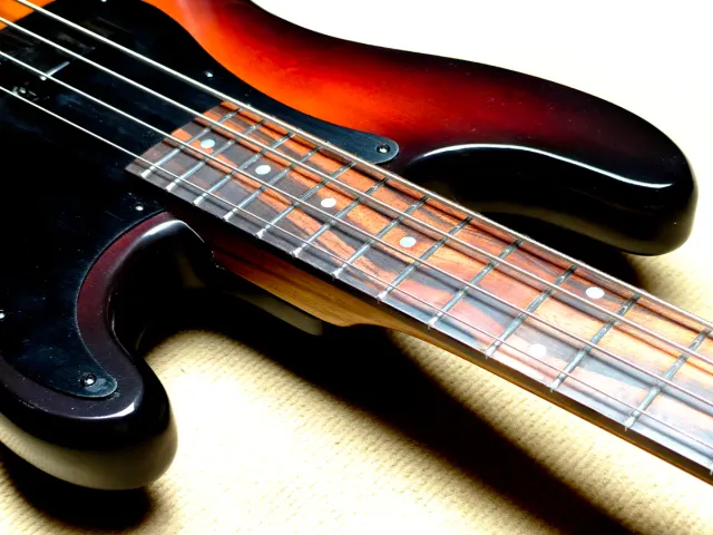 Bajo Eléctrico JCR Precisión Sunburst