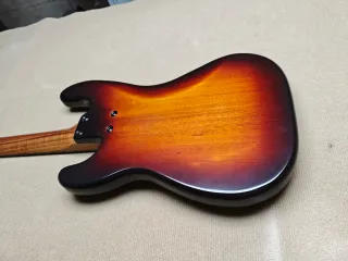 Bajo Eléctrico JCR Precisión Sunburst