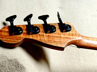 Bajo Eléctrico JCR Precisión Sunburst