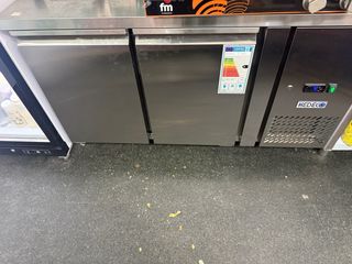 Mesa Fría 2P 1360x600x850+100MM 220V