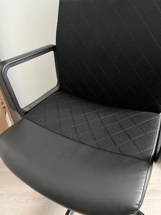 Silla de oficina negra