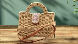 Borsa in paglia con manico e tracolla