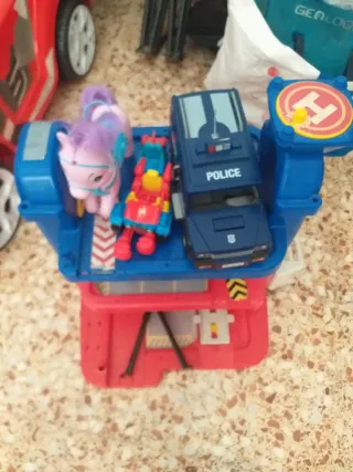 Cochecito infantil rojo