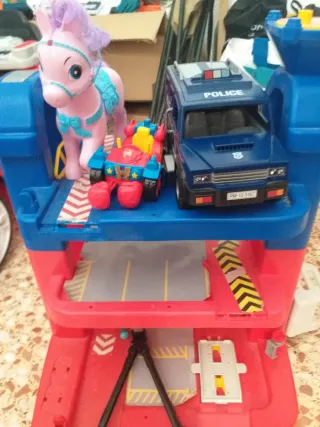 Cochecito infantil rojo