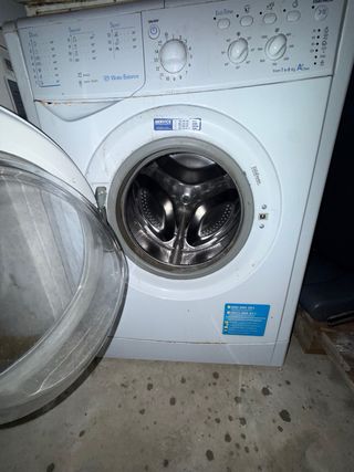 Lavadora Carga Frontal Indesit