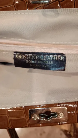 Bolso de piel marrón