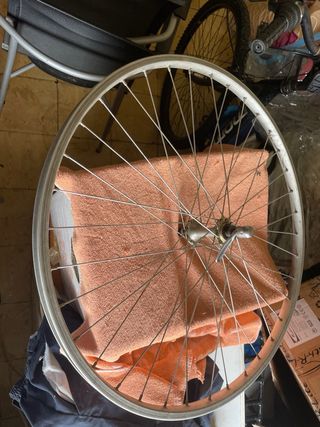 Llanta Delantera 26' Shimano RX100 bien centrada