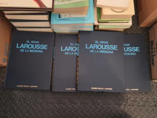 Libros antiguos de medicina y enfermería