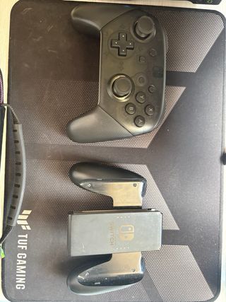 Nintendo Switch con fundas y juegos