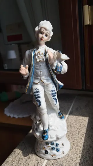 Tris 3 statuine porcellana