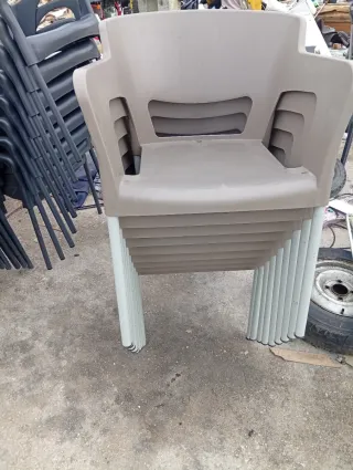 Mesa de terraza  y sillas para bar