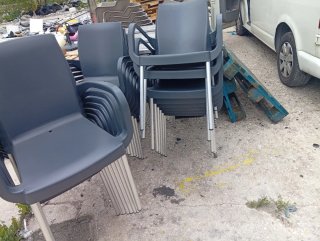 Mesa de terraza  y sillas para bar