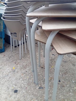 Mesa de terraza  y sillas para bar