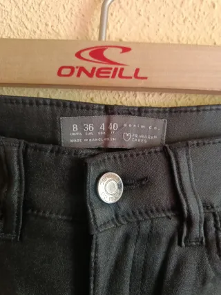 Pantalón efecto piel