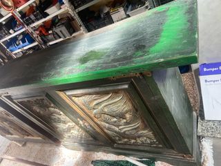 Cajonera antigua tallada