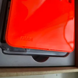 Rabbit R1 - Arancione