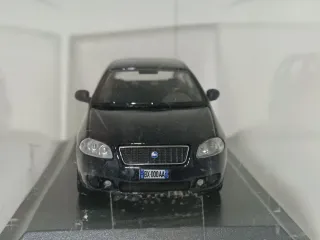 Coche 1:43 Fiat Nuova Croma 2005