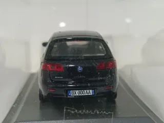 Coche 1:43 Fiat Nuova Croma 2005