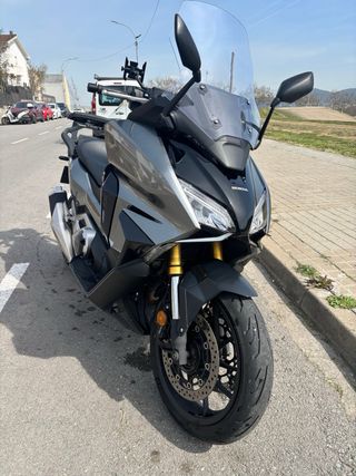 Honda Forza 750 2023 - 22000 km + Maleta Shad