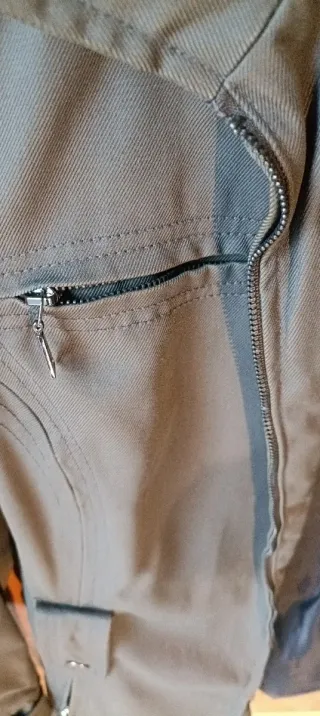 Chaqueta tipo cabardina verde oliva Talla XL