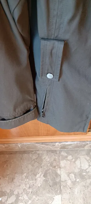 Chaqueta tipo cabardina verde oliva Talla XL